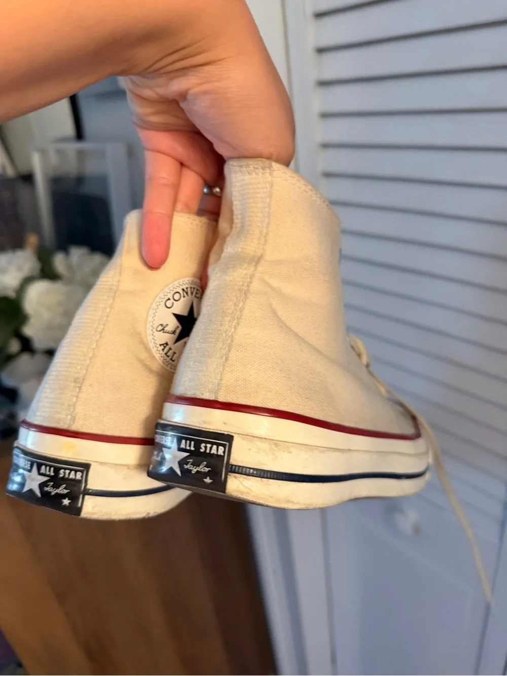 Cream Classic Converse